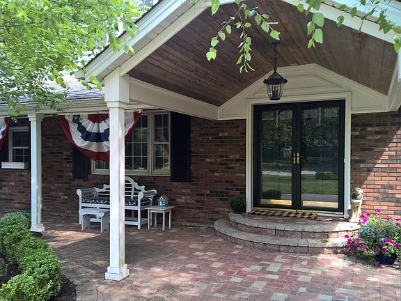 2nd image of 75 Carriage Stone Dr