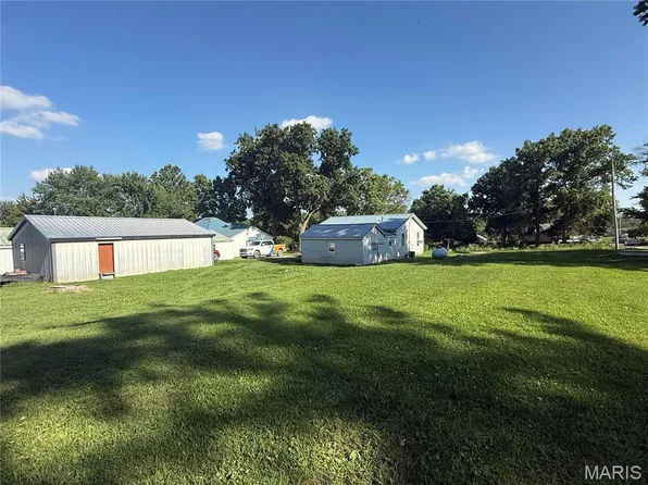 504 E Park St, Brashear, MO 63533