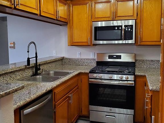 3rd image of 5248 Cartwright Ave APT 8