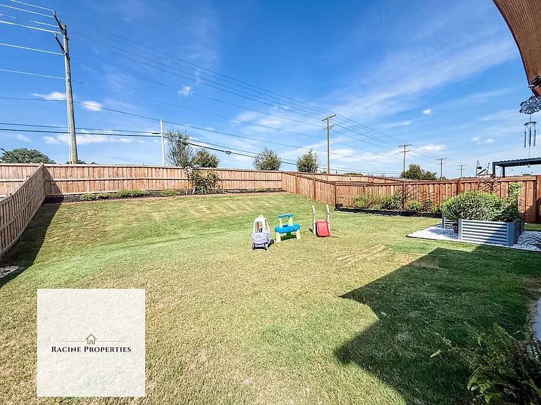 624 Batchomble Ln — Photo 18