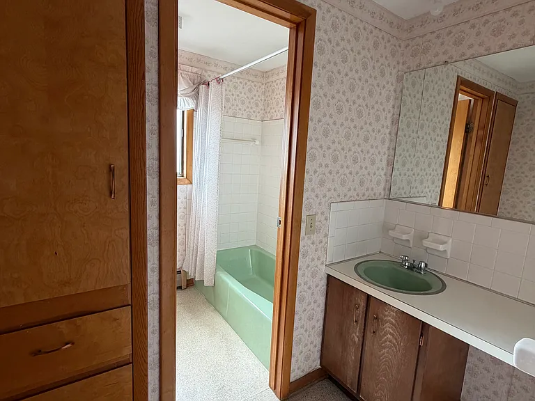 3433 Harlem Rd #1-4 — Photo 9
