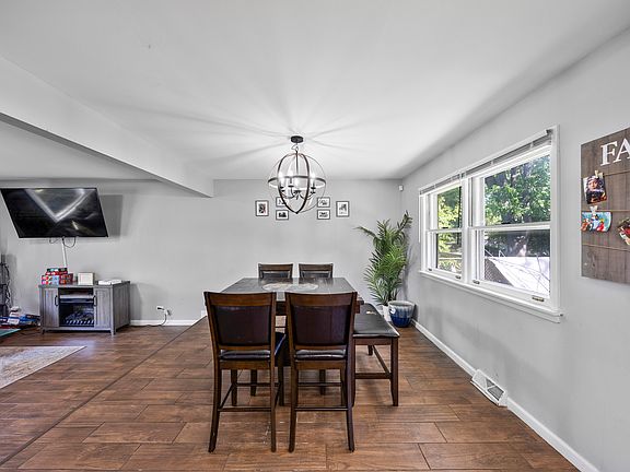 4th image of 1239 190th St