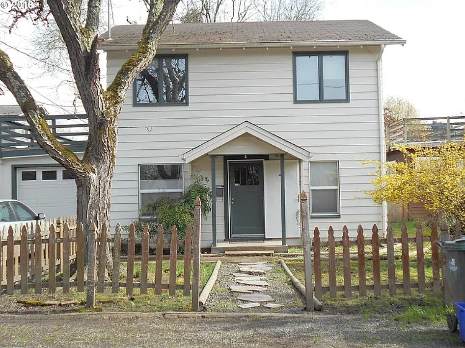1st image of 2437 Miami Ln