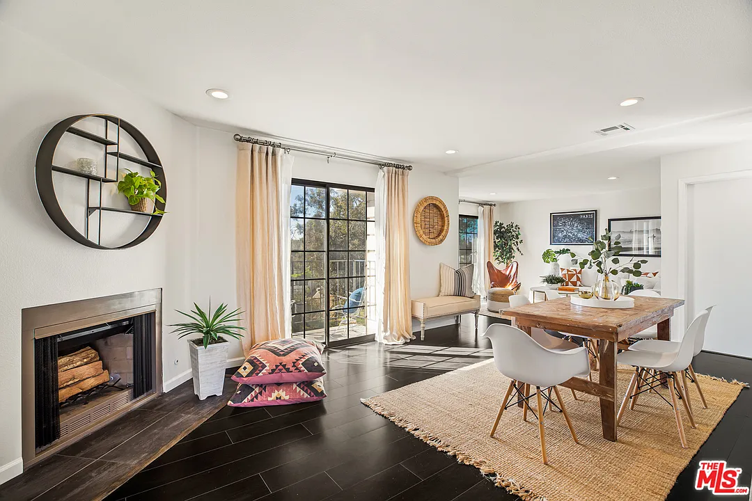 2 bed, 2.5 bath, 1450 sqft, $6,100 — Photo 1