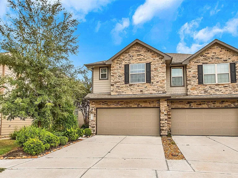 6475 Calgary Woods Ln — Photo 1