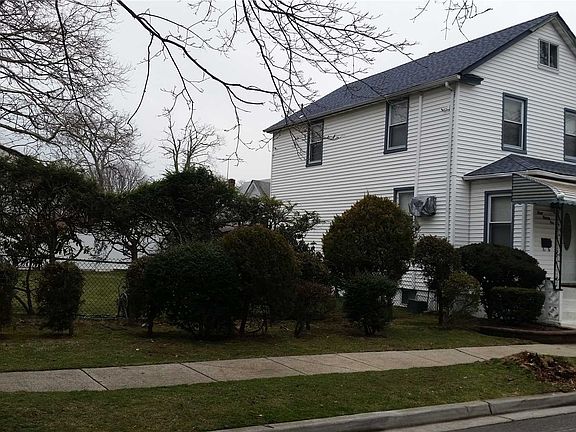 2nd image of 436 Pine Pl