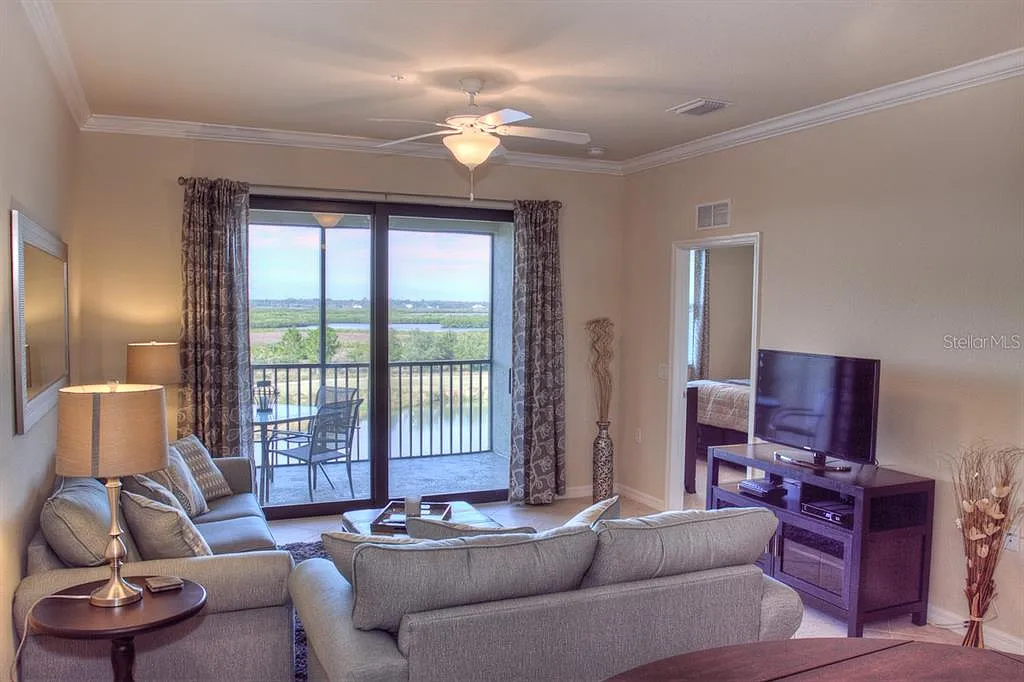 2 bed, 1121 sqft, $2,550 — Photo 3