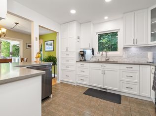 21035 Swallow Pl, Hope, BC V0X1L1
