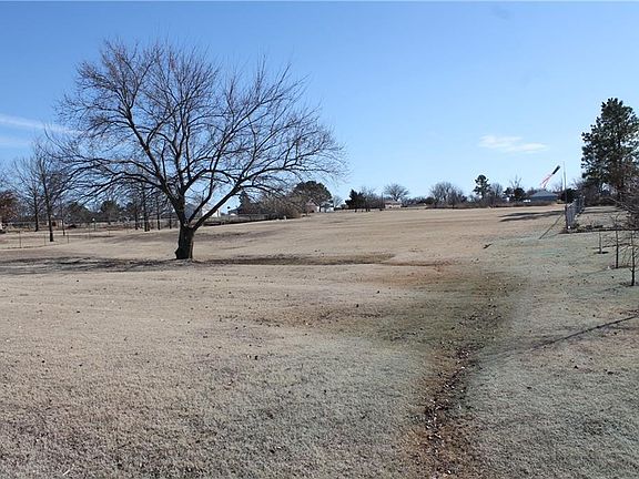 2nd image of 11 Lori Ln #E-1/2