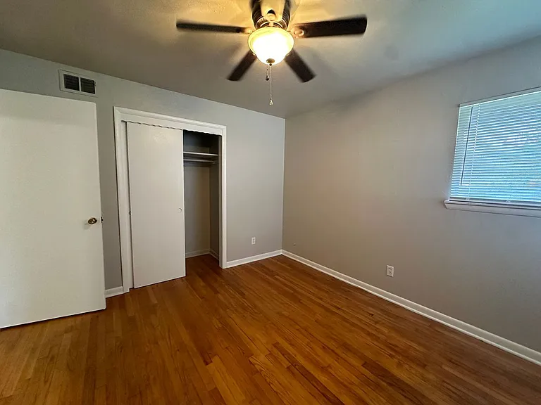 407 W Fairchild Dr — Photo 24