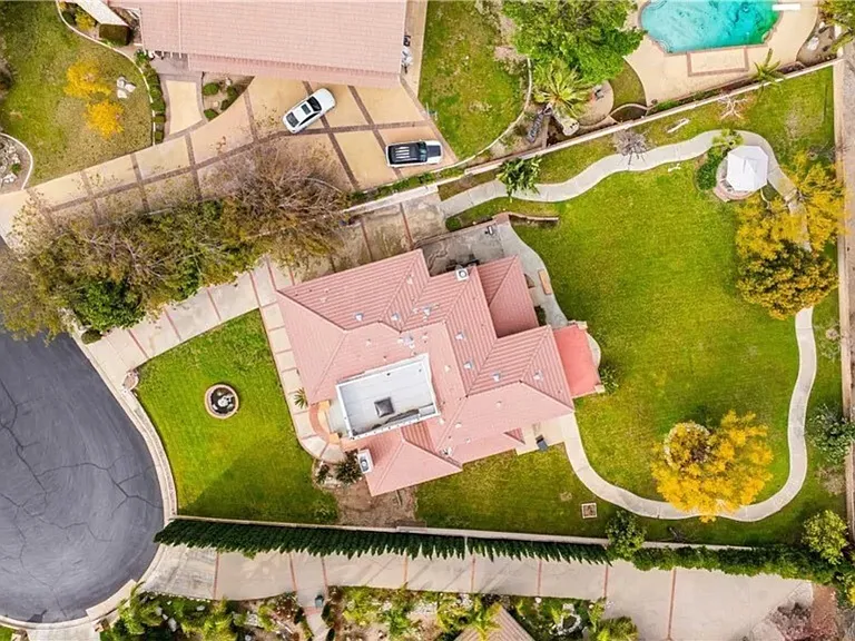 5075 Calypso Ct — Photo 10
