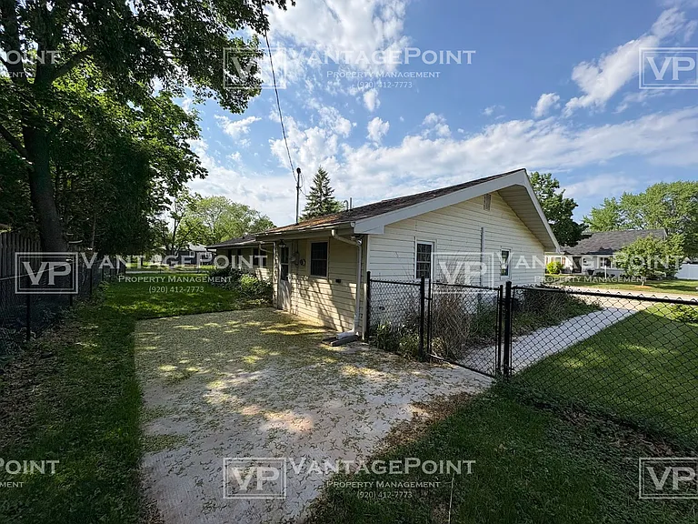 1450 Cook St — Photo 20