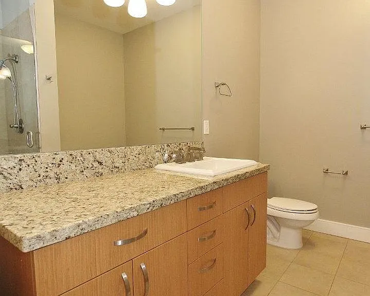 419 S 8th St #303 — Photo 16