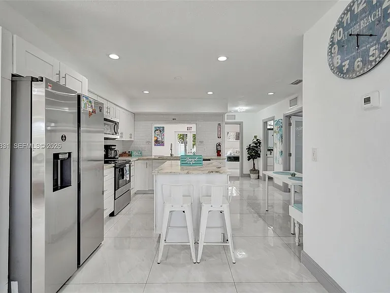 218 SE 4th St — Photo 10
