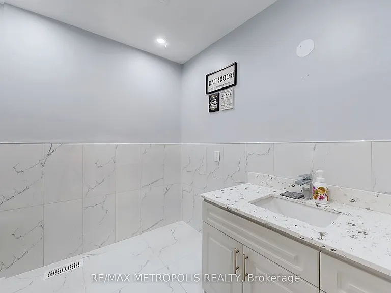3254 Fieldgate Dr #UPPER — Photo 31