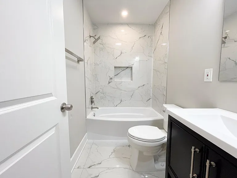 1267 Emerson St NE — Photo 20