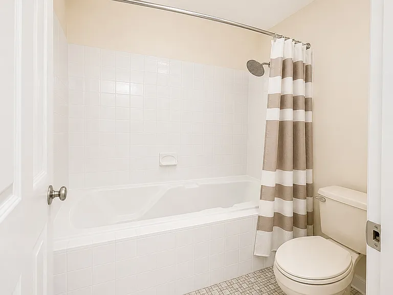 28 Aberdeen Dr — Photo 9