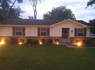 250 Iroquois St, Chickasaw, AL 36611