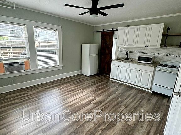 4th image of 236 10th Ave NE APT 10
