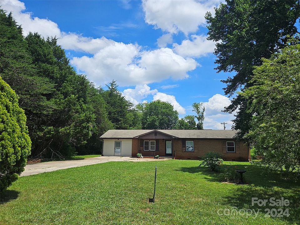 1st image of 120 Potts Grant Ln