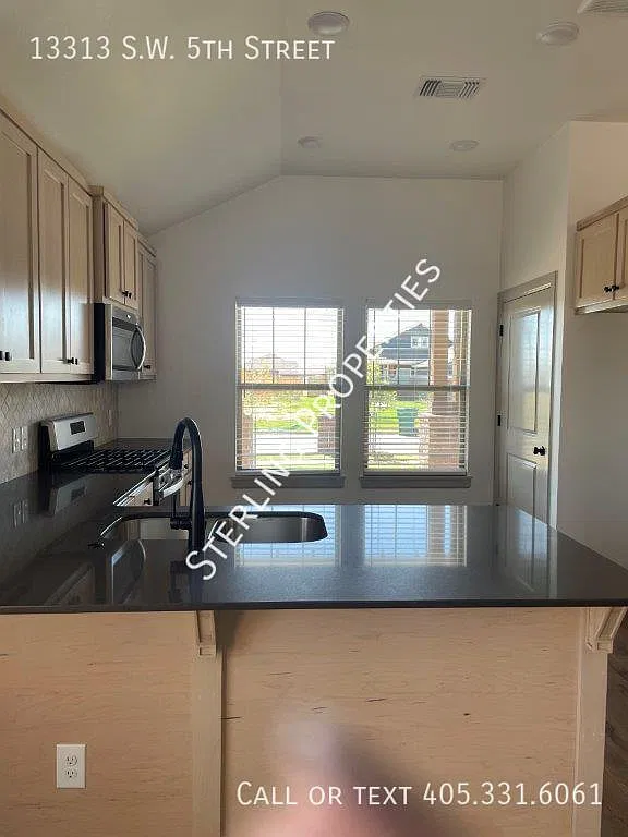 3 bed, 1682 sqft, $1,950 — Photo 3