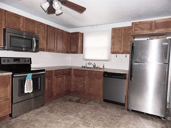 2nd image of 214 N College St