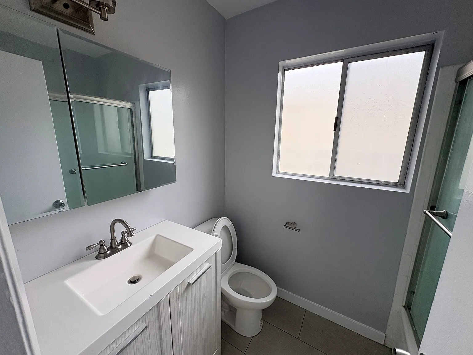 942 S Burlington Ave — Photo 4