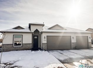 1005 Pima Dr, Carlsbad, NM 88220