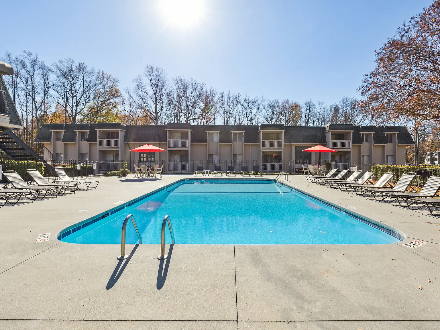 Fairway Club Apartments — Photo 3