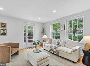 2865 S Abingdon St, Arlington, VA 22206