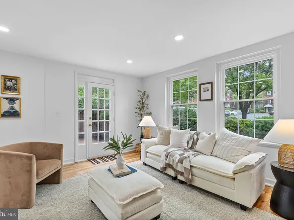 2865 S Abingdon St, Arlington, VA 22206