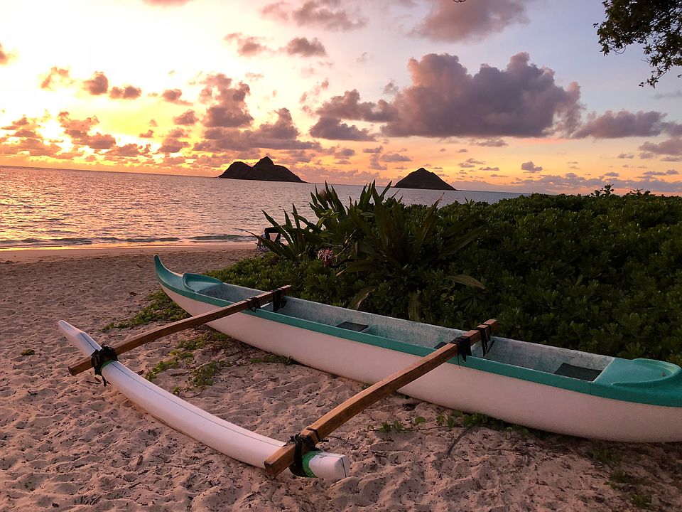Lanikai Beach (1 1/2 miles)