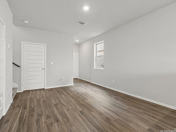 3rd image of 4427 Tourmaline Way