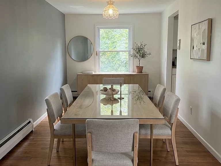 10 Imperial Dr — Photo 3