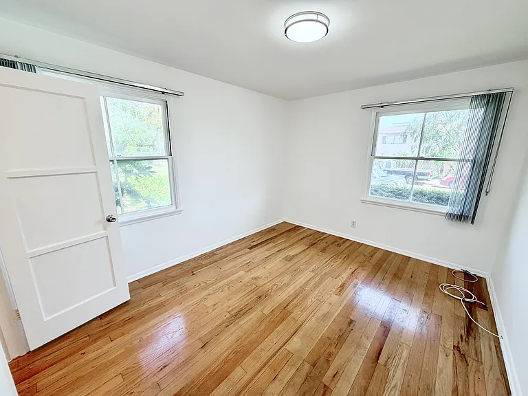 615 Linwood Ave — Photo 23