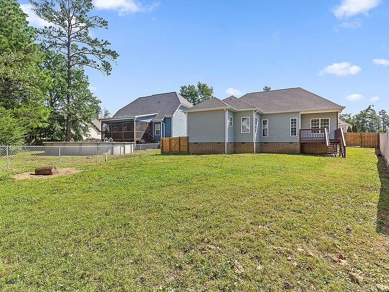 1833 Holly Oak Ln — Photo 20