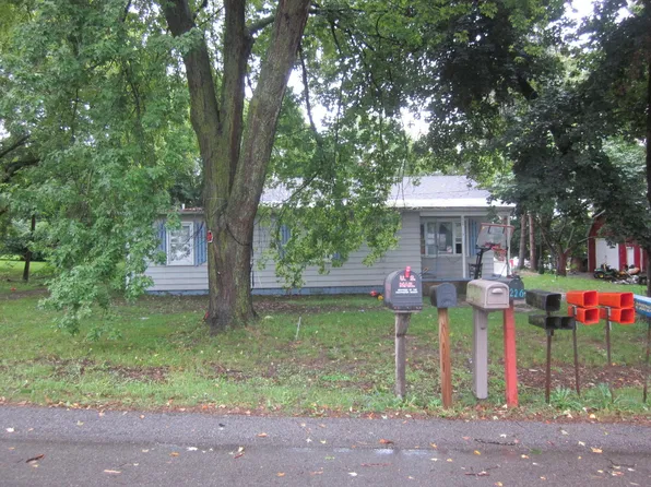 224 Plains St, Muir, MI 48860