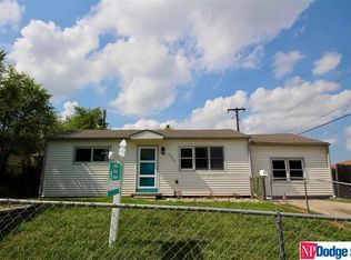 6906 Edna St, La Vista, NE 68128