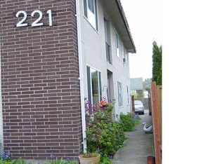 221 Park Ave N APT 4, Renton, WA 98057