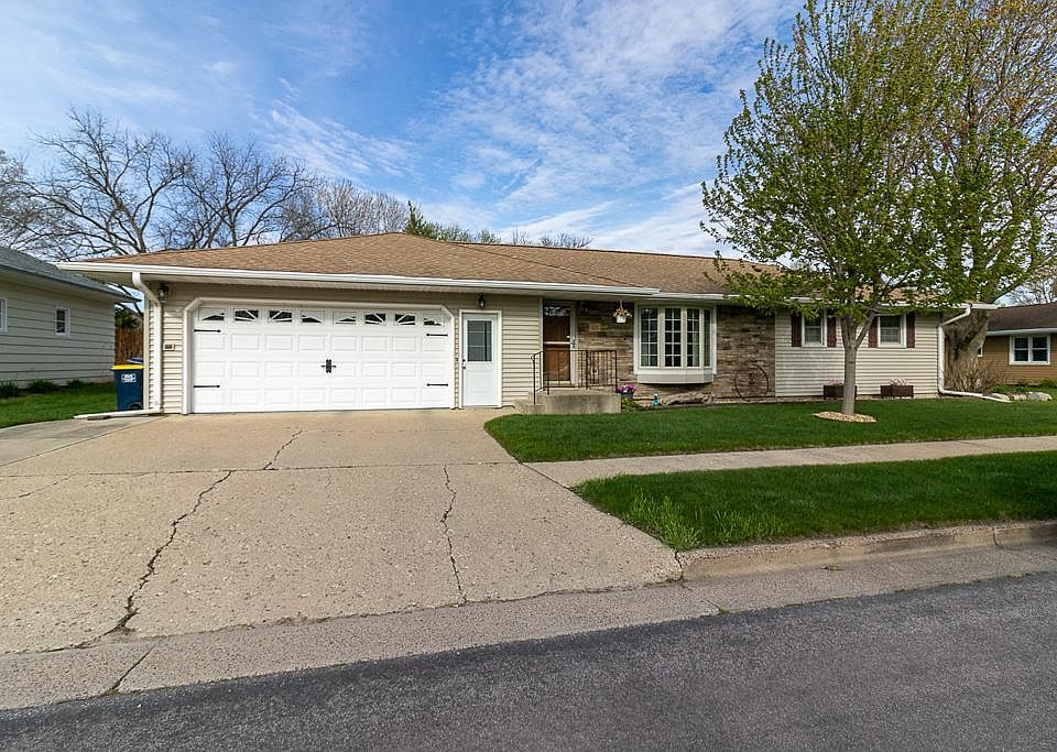 1st image of 6 Hazelwood Ave