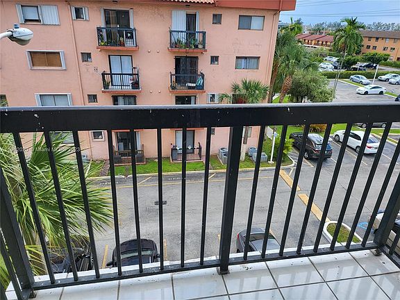 4th image of 5400 W 21st Ct APT 405