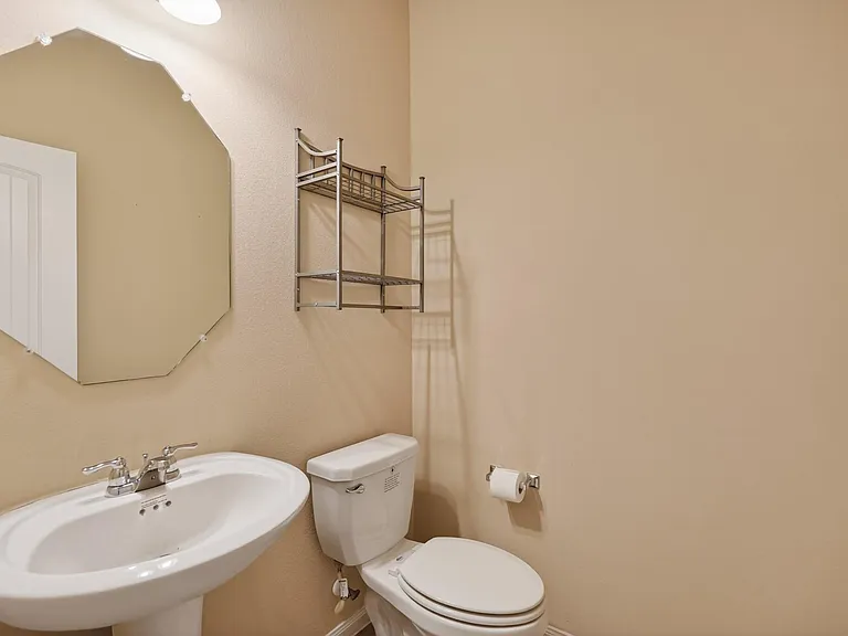 13302 Hidden Valley Dr — Photo 45