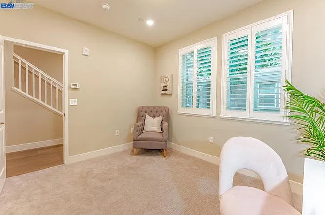 3 bed, 3.5 bath, 1879 sqft, $4,200 — Photo 4
