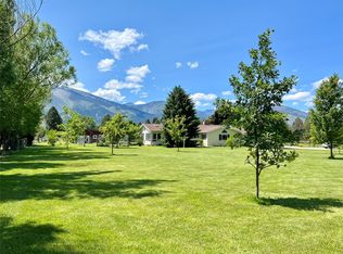 389 Grantsdale Rd, Hamilton, MT 59840