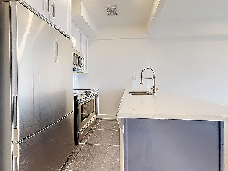 99 Grove St #3R — Photo 4