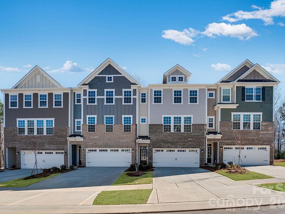 1st image of 1028 Bandon Dr #32