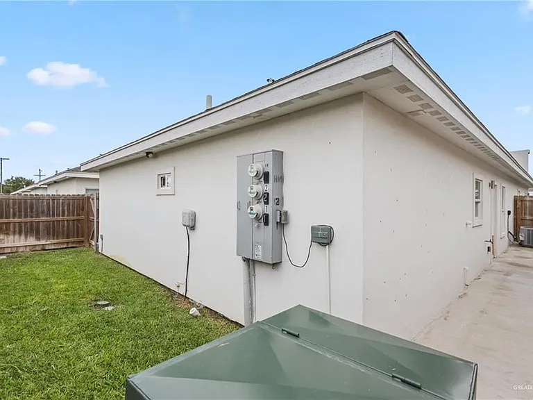 1605 Angelina Dr #2 — Photo 12