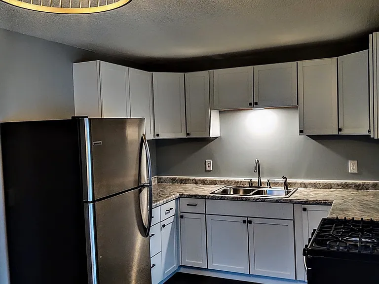 1759 Welshire Dr — Photo 7