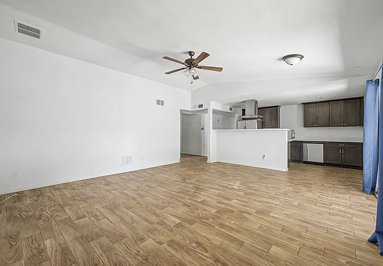 13608 N 41st Pl — Photo 5