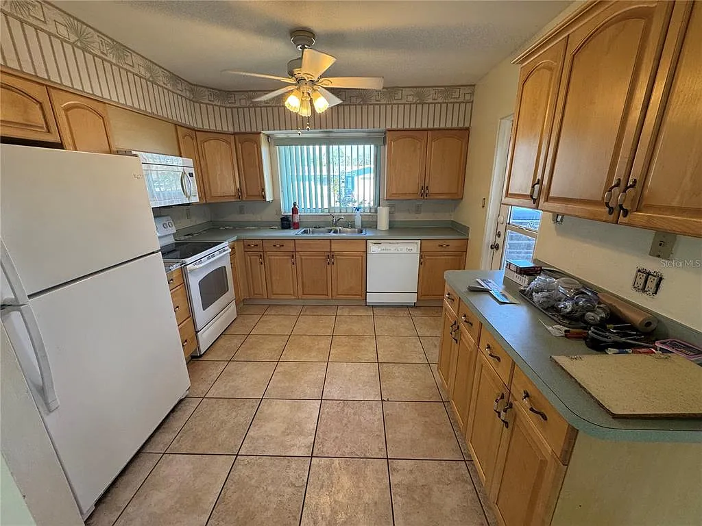 2 bed, 2.0 bath, 1056 sqft, $1,650 — Photo 3